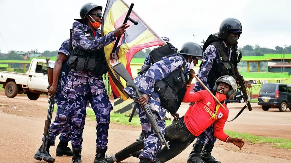 Ugandada muxolifatchining hibsga olinishidan keyin yuz bergan tartibsizliklarda 37 kishi halok bo‘ldi