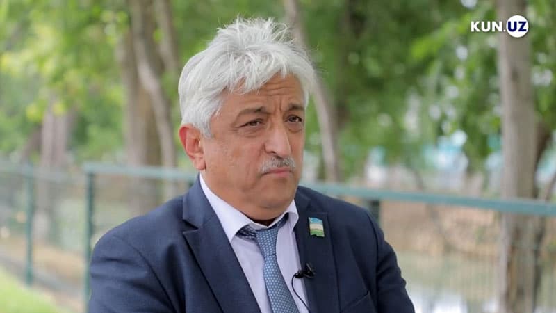 Karantinni uzaytirish zarurati, shifokorlarni qayta tayyorlash va yo‘l qo‘yilgan xatolar - Habibullo Oqilov bilan suhbat