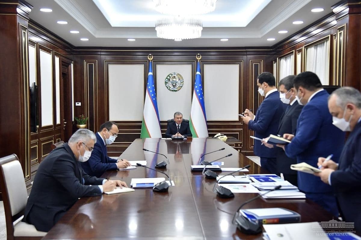 «Shakllangan siyosiy madaniyat» – Bosh vazir o‘rinbosari prezident bilan majlisda amaldorlar tinimsiz yozishi haqida