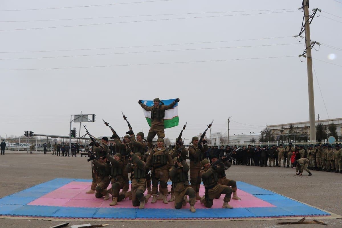Foto: Qashqadaryoda harbiy parad bo‘lib o‘tdi