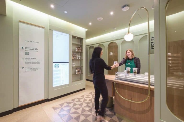 Starbucks 400ta qahvaxonani yopadi va biznes modelini o‘zgartiradi