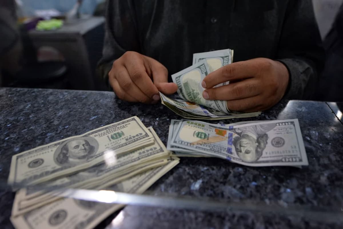 «Mijoz – bank uchun»: Odamlar nega hali ham valutafurushlarga murojaat qilyapti?