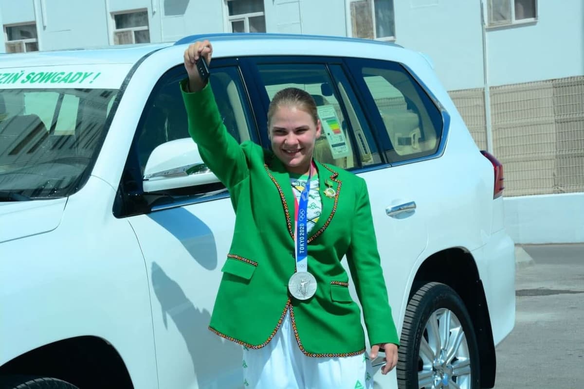 Turkmaniston tarixida olimpiada sovrindori bo‘lgan ilk sportchiga Lexus va kvartira sovg‘a qilindi