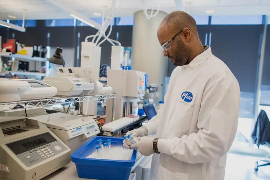 Pfizer’ning koronavirusga qarshi yangi tabletkasi 89 foizlik samaradorlik ko‘rsatayotgani aytildi