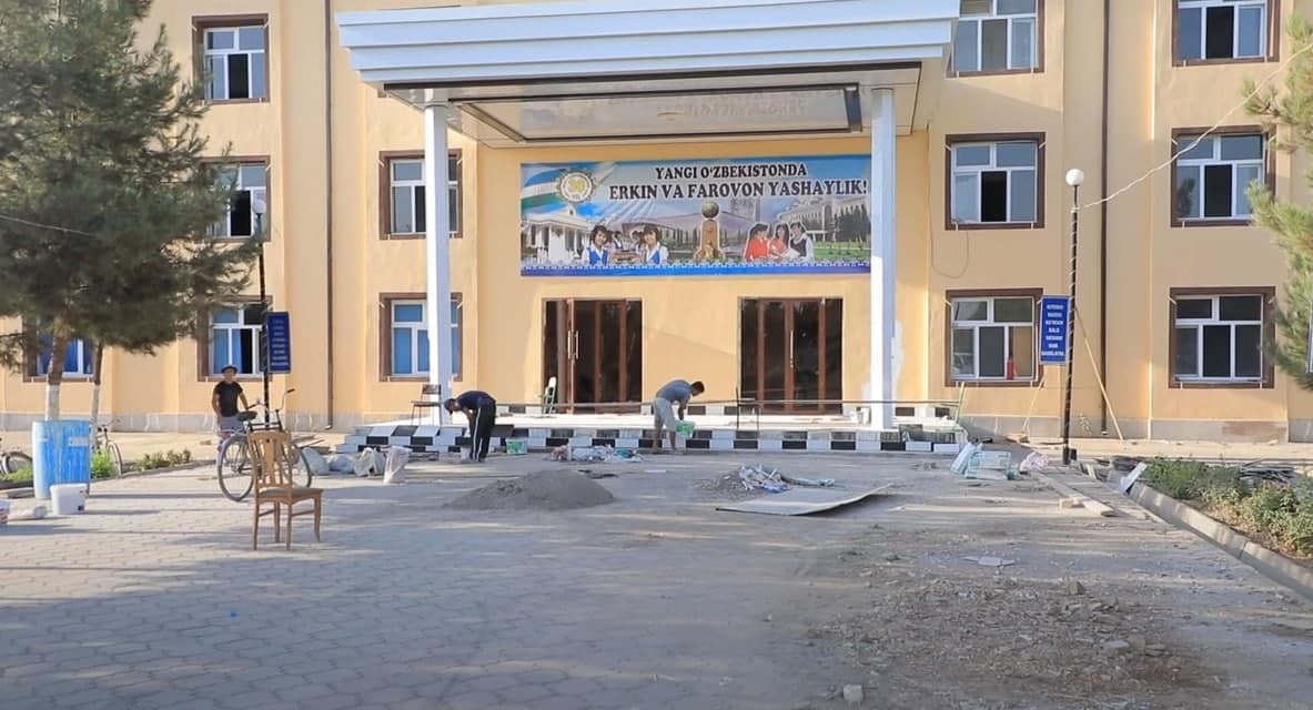 Kosonda o‘qituvchilar saylov uchastkasini bezatishga jalb qilingani haqida xabarlar tarqaldi. Tuman hokimligi munosabat bildirdi