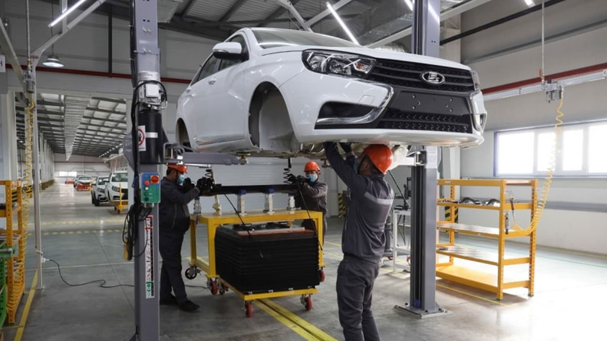 АвтоВАЗ объявил о начале серийной сборки автомобилей Lada в Узбекистане