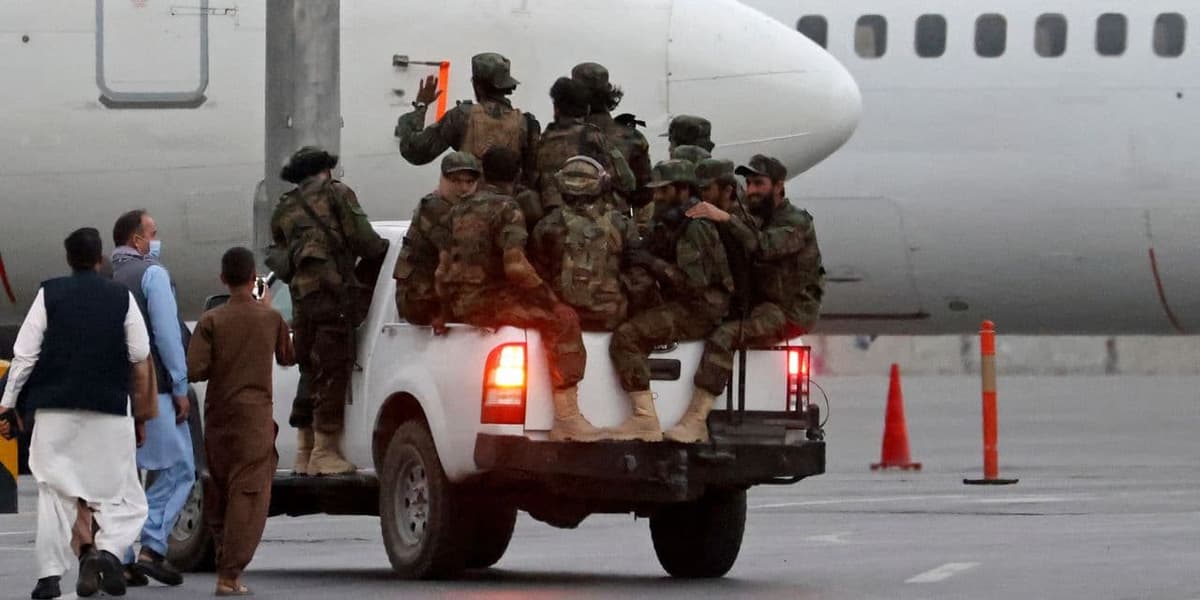 OAV: AQSh O‘zbekistondagi afg‘onistonlik uchuvchilarni evakuatsiya qiladi