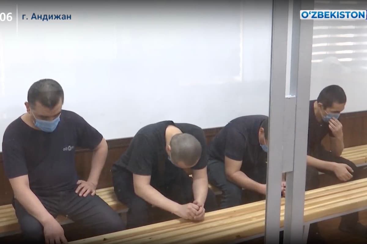 Andijon viloyati hokimligining ikki xodimi 10,5 yilga qamaldi