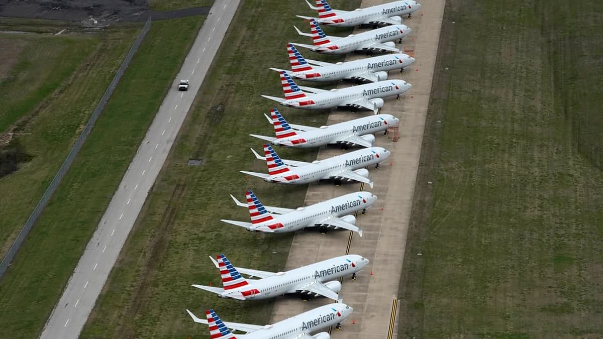 American Airlines bir necha yuzlab reyslarni bekor qildi
