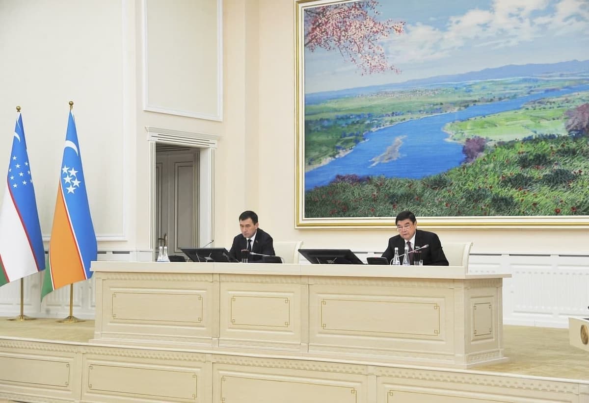 Jo‘qorg‘i Kengesning navbatdagi sessiyasida 3 ta qonun loyihasi ko‘rib chiqildi. Prokuror, Bojxona boshlig‘i, IIV va Adliya vazirilarining hisoboti tinglandi