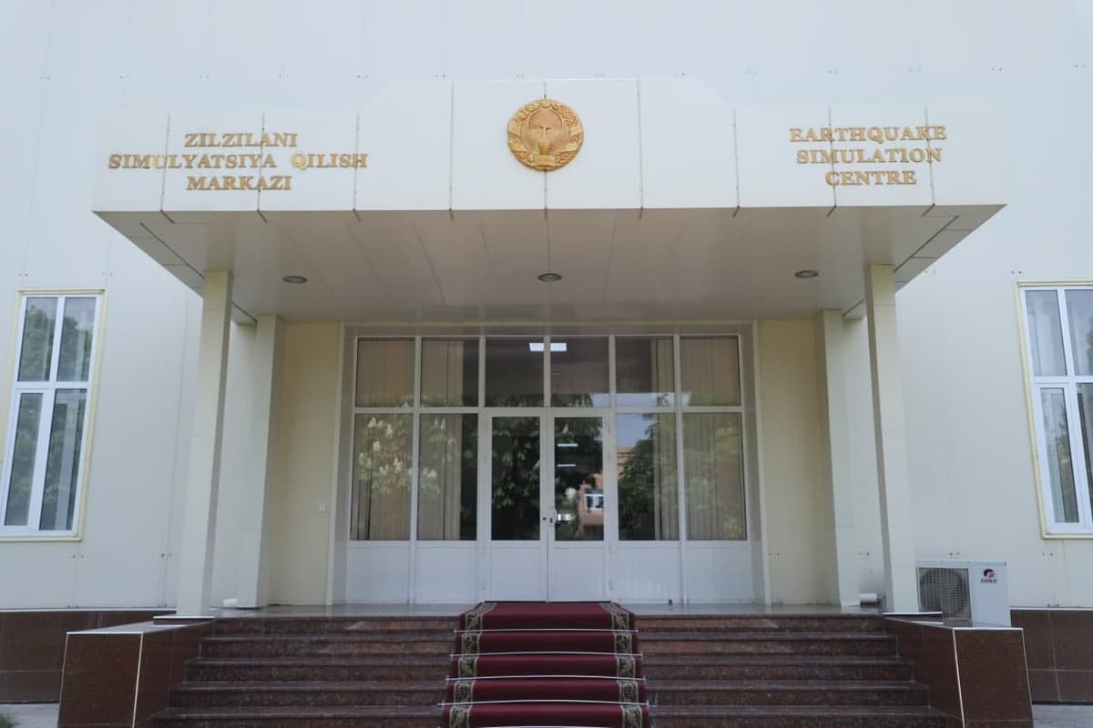 “Tabiiy ofatlarga kuchli tayyorgarlik omon qolishni kafolatlaydi” – O‘zbekistonda yagona zilzilani simulyatsiya qilish markazidan reportaj