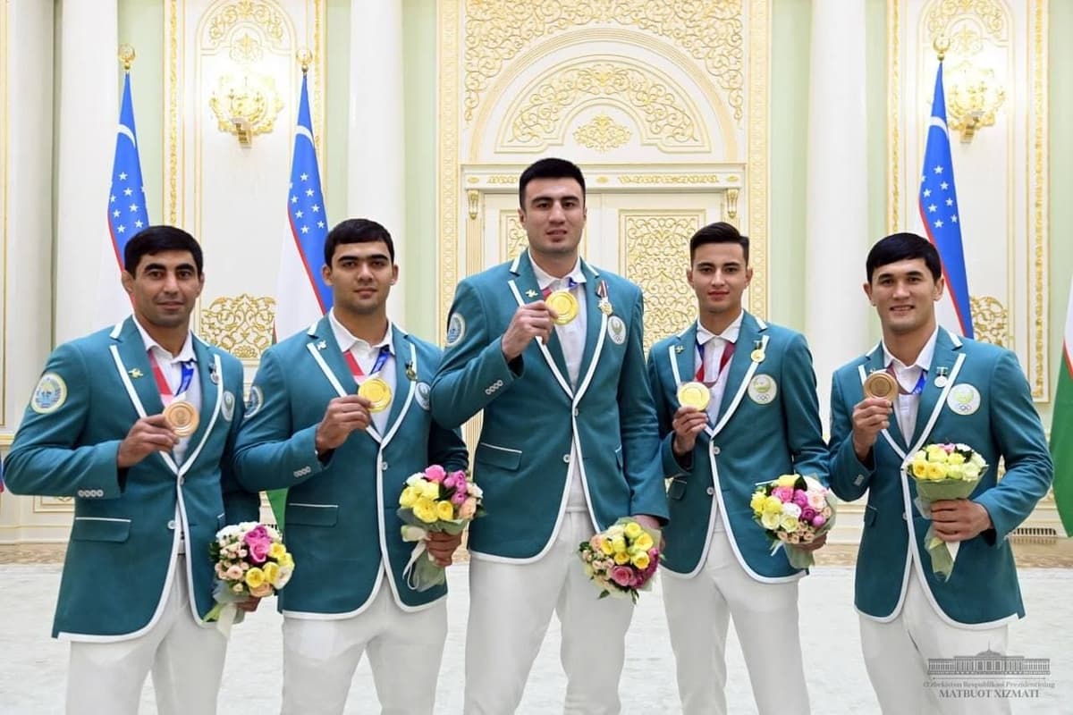 Спортчи ва мураббийларга давлат мукофотлари топширилди