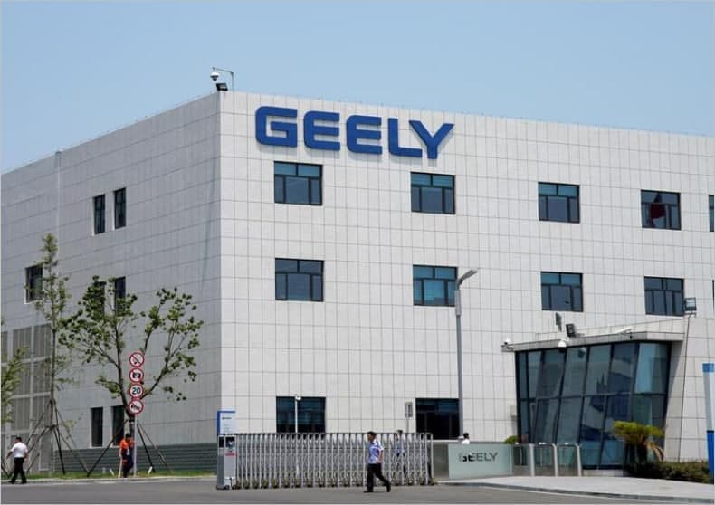 Xitoyning Geely avtokompaniyasi smartfon ishlab chiqarishni yo‘lga qo‘ymoqda