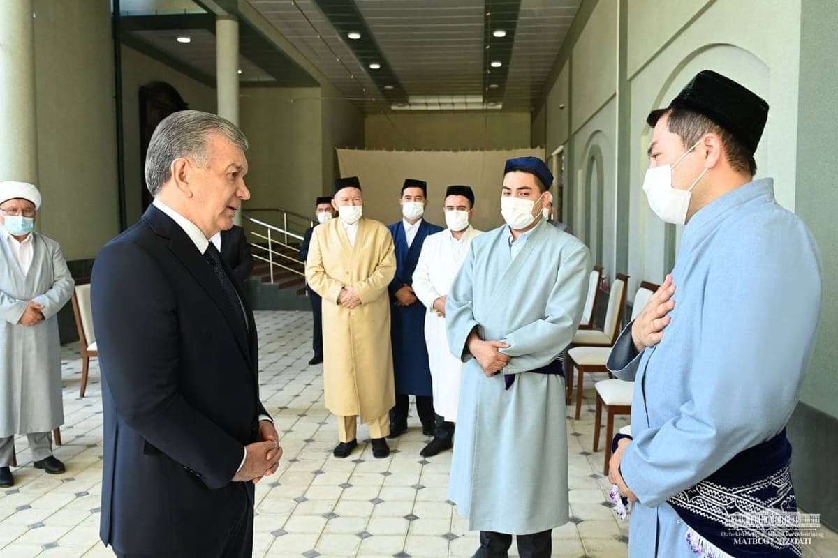 Prezident muftiy oilasiga ta'ziya bildirdi