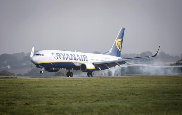 Ryanair samolyoti «minalashtirilgani» haqidagi xabardan keyin Berlinda qo‘ndirildi
