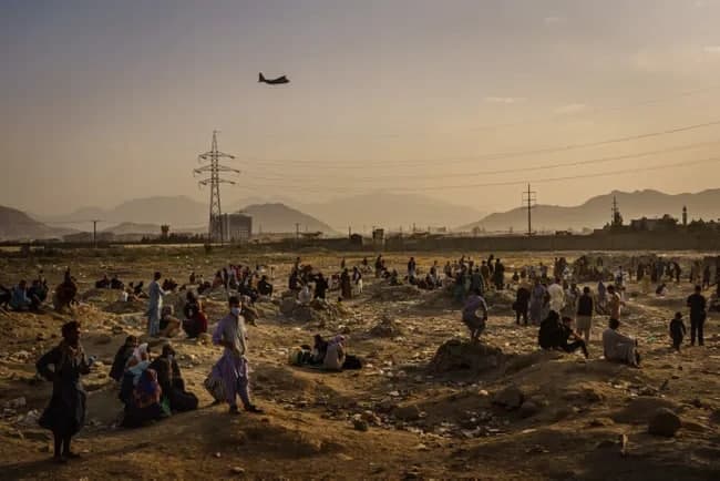 Toliblar Kobul aeroportiga olib boruvchi yo‘lni to‘sishdi. Afg‘onistondan so‘nggi xabarlar