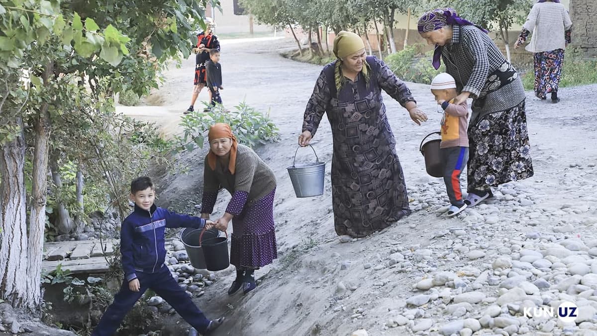 Jalaquduqdagi hokim oyog‘i yetmagan mahalla: kuchlanish 110 volt, ichimlik suvi «kachalka»da, tappi serob