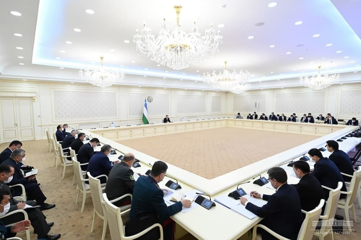 “Odamlarni rozi qilish bo‘yicha hali ishlarimiz yetarli emas” – prezident sog‘liqni saqlash tizimi bo‘yicha yig‘ilish o‘tkazmoqda