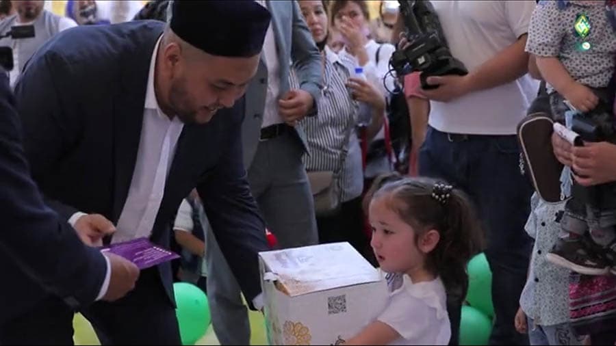 «Vaqf» fondi boquvchisini yo‘qotgan, yetim, nochor va nogironligi bor bo‘lgan bolajonlarga Ramazon hayiti bayram dasturini tashkil etdi