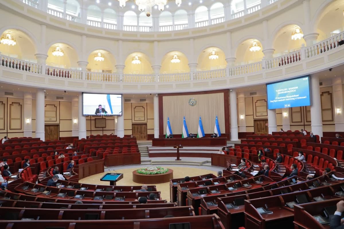 Nurdinjon Ismoilov parlament deputatlarining yarmidan ko‘pi hali emlanmaganini tanqid qildi