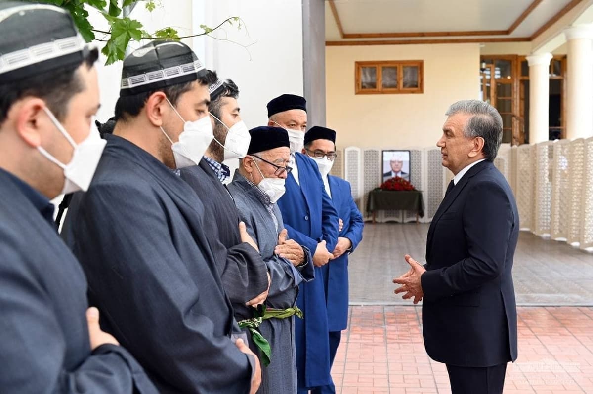 Shavkat Mirziyoyev Rustam Qosimov oilasiga ta'ziya bildirdi