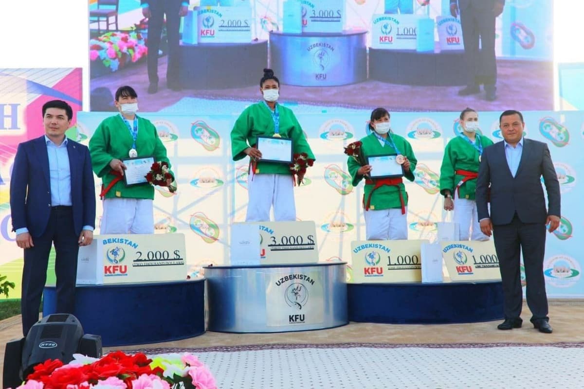 Termizda o‘tgan xalqaro musobaqada uchko‘priklik polvon qiz oltin medalni qo‘lga kiritdi