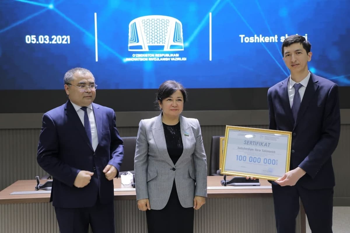 «3-4 yil ichida ilmdan manfaatdorlik paydo bo‘ldi» - Toshkentda yosh olimlarga 100 mln so‘mgacha pul mukofoti topshirildi