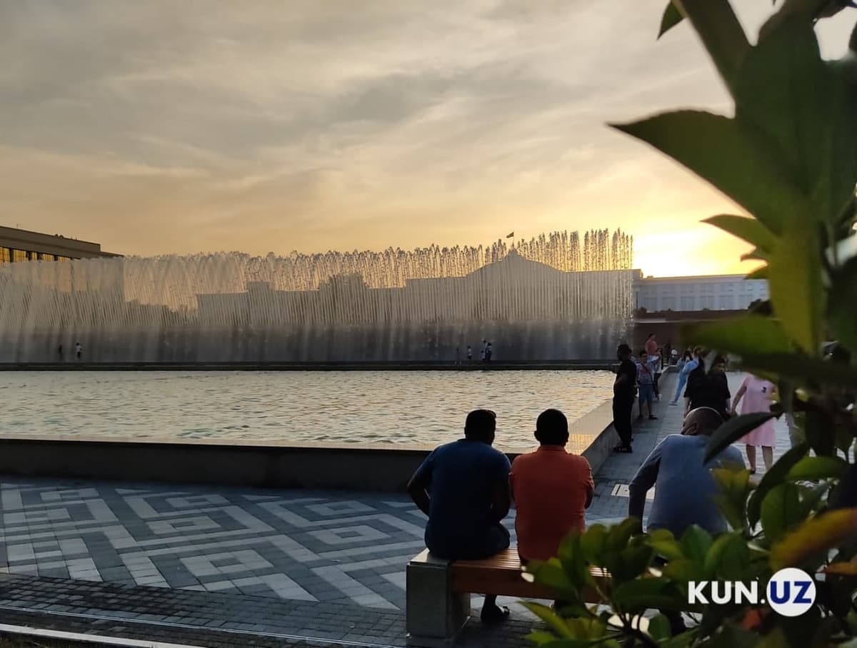 Fotoreportaj: Mustaqillik maydonidagi favvora yana ishlay boshladi