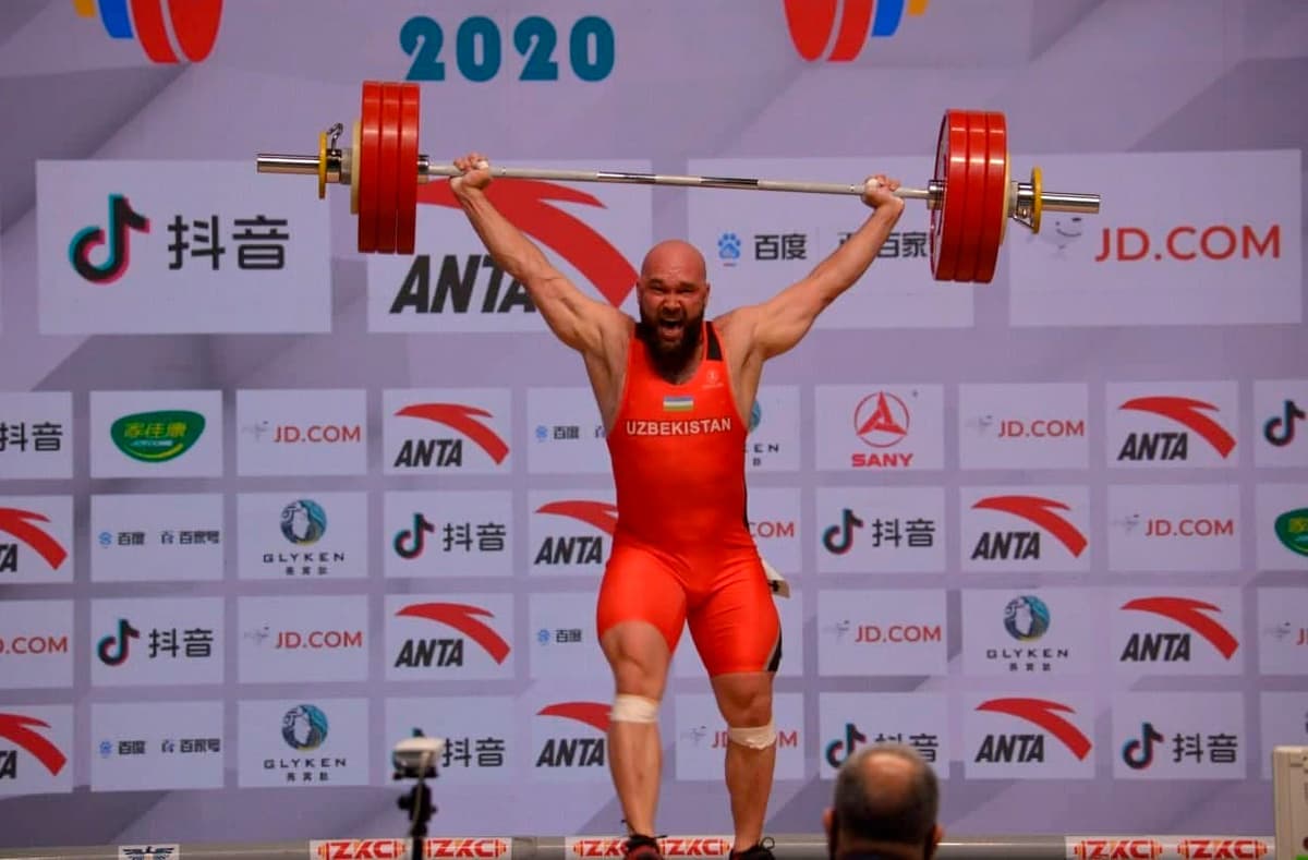 Ruslan Nuriddinov yana katta sahnada. U jahon rekordini yangilab, Osiyo chempioniga aylandi
