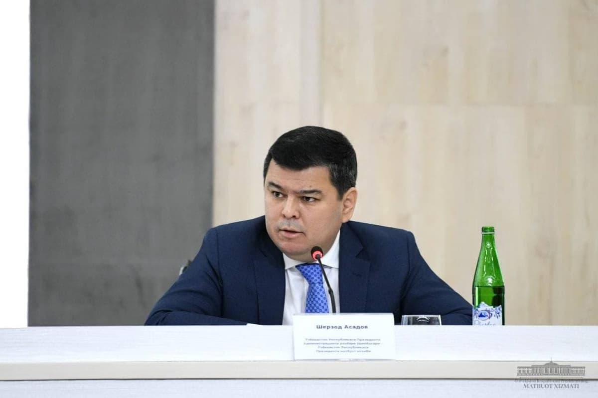 «Ayrim tanqidlar, savollar ochiq qolyapti». Sherzod Asadov vazirlik va idoralar matbuot kotiblari bilan ochiq muloqot o‘tkazdi