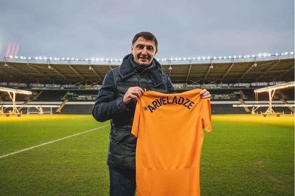 «Yevropaliklar Osiyo futboli qanchalik qiyin ekanini tushunishmaydi». Shota Arveladze Angliyada ilk intervyusini berdi