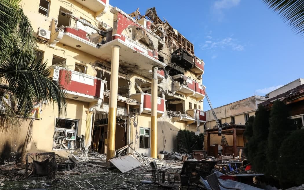 Somali poytaxtida mehmonxonaga hujum oqibatida 30 kishi halok bo‘ldi