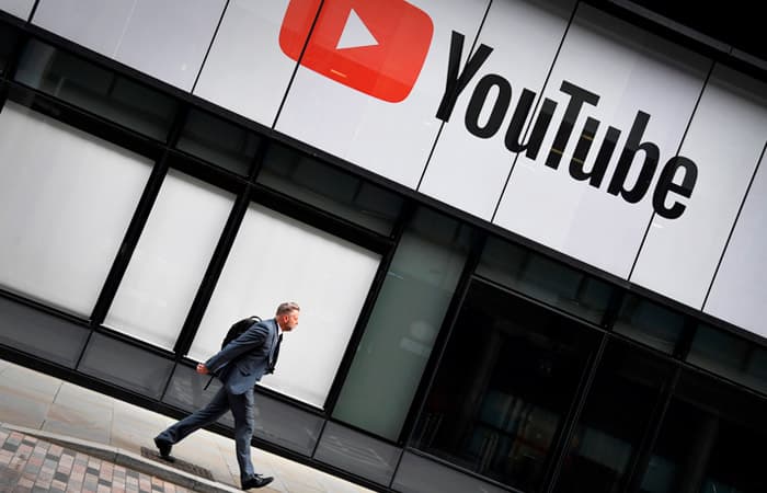 В Роскомнадзоре считают, что действия администрации YouTube носят террористический характер