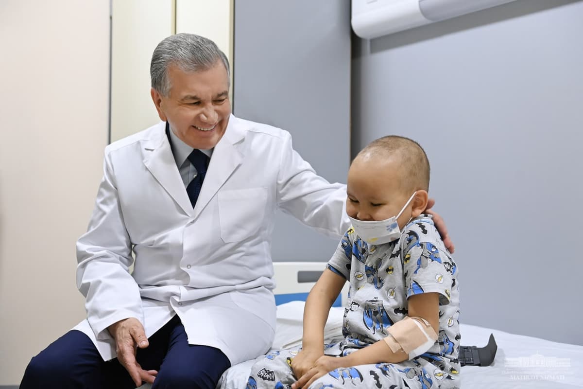 “Sizlarga kuch, umid berish uchun keldim” - Prezident yana bolalar onkogematologiyasi markaziga bordi