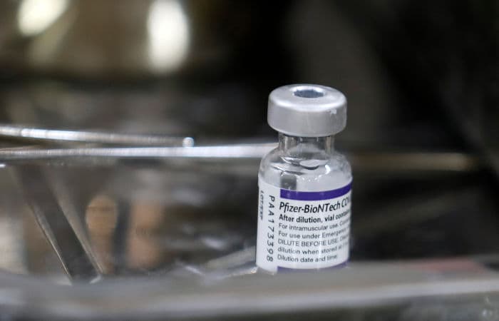 Pfizer’da koronavirusga qarshi vaksinaning to‘rtinchi dozasi bilan emlash zarurligi aytildi