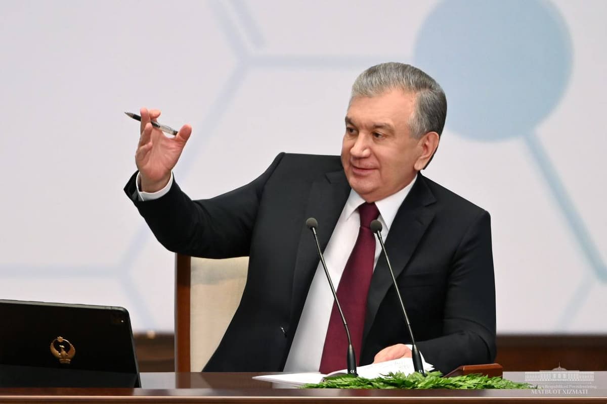 Nega shifokorlarning vaziri iqtisodchi, vrachlarga ming dollar maosh, aholining ko‘p qismida ortiqcha vazn - prezidentning shifokorlar bilan uchrashuvidan asosiy iqtiboslar