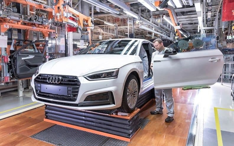 Audi zavodlaridan biri butlovchi qismlar yetishmovchiligi sababli faoliyatini vaqtincha to‘xtatdi
