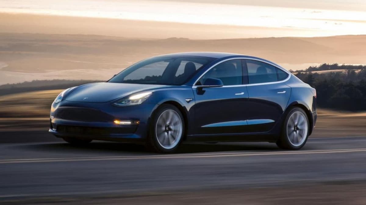 Tesla'ning 500 mingga yaqin mashinasi nosozligi sabab zavodga qaytarildi