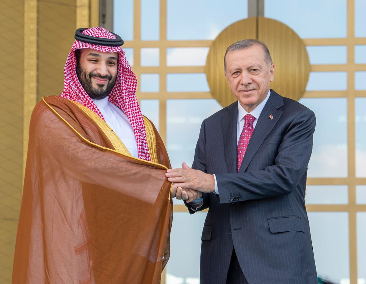 Saudiya shahzodasi Anqaraga keldi. Bu Turkiya bilan munosabatlar iliqlashishiga sabab bo‘ladimi?