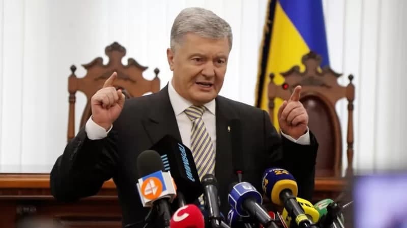 «Buni shu yerda o‘zimiz hal qilib olamiz». Poroshenko Putinning siyosiy boshpana berish taklifiga javob qaytardi