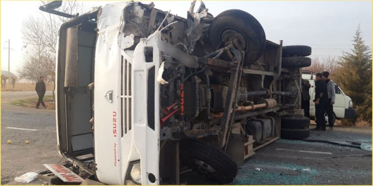 Qashqadaryoda «Jiguli» avtobusni ag‘darib yubordi, bir kishi vafot etdi