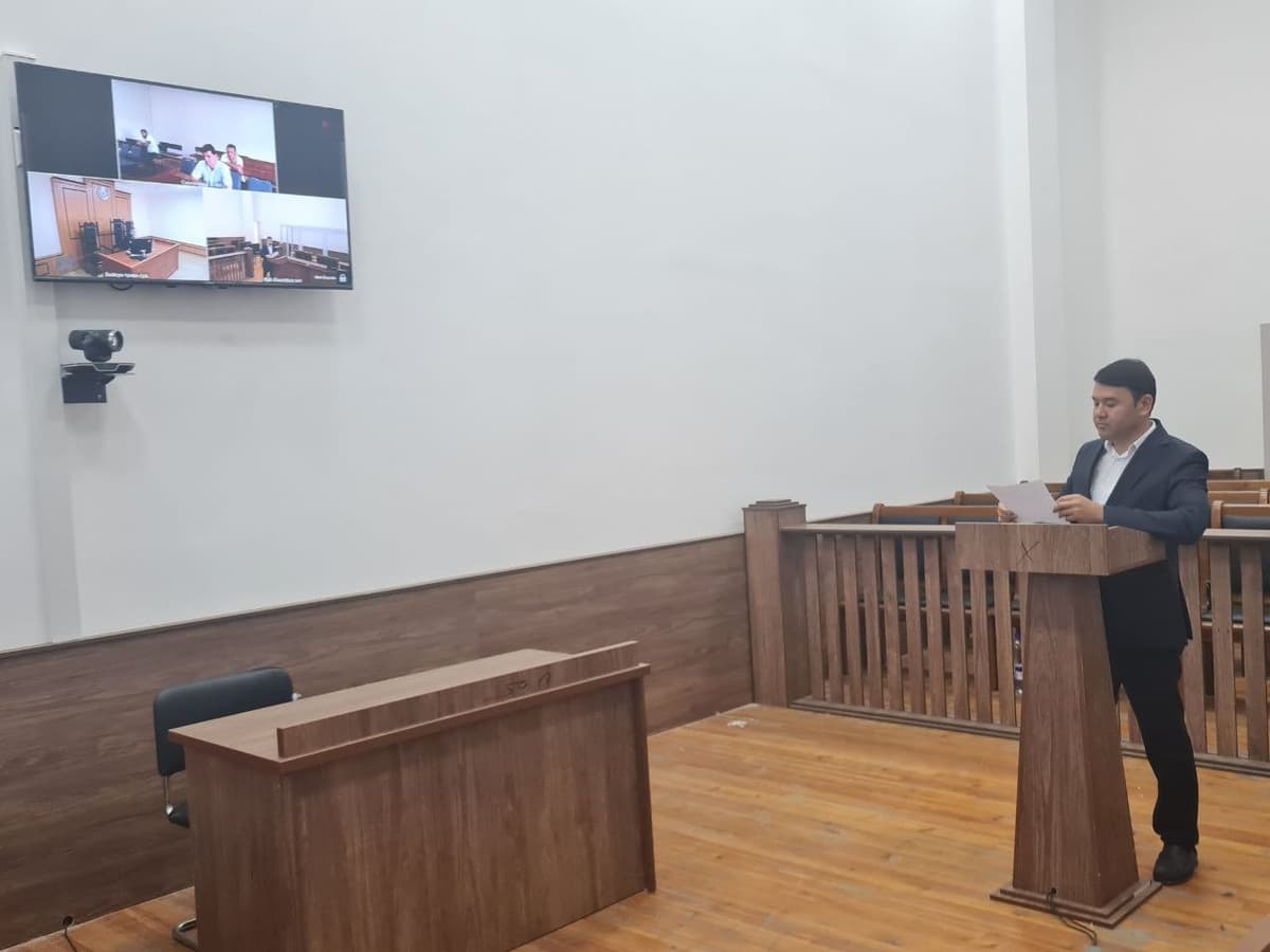 Rasul Kusherbayevni onasidan so‘kkan fuqaro jarimaga tortildi