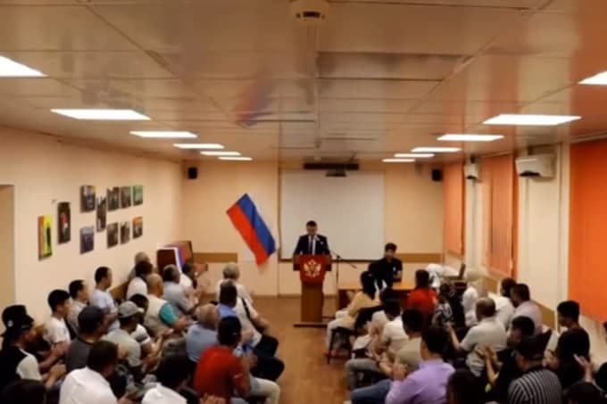 Permdagi o‘zbeklar Ukrainadagi urushda qatnashishga da’vat qilindi. Migratsiya agentligi oqibatlardan ogohlantirdi