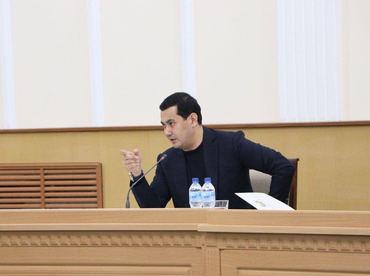 «Sarguzashtlaringizni chet eldan ham yuborishdi». Hokimlar ishdan olingan videoselektordan tafsilotlar