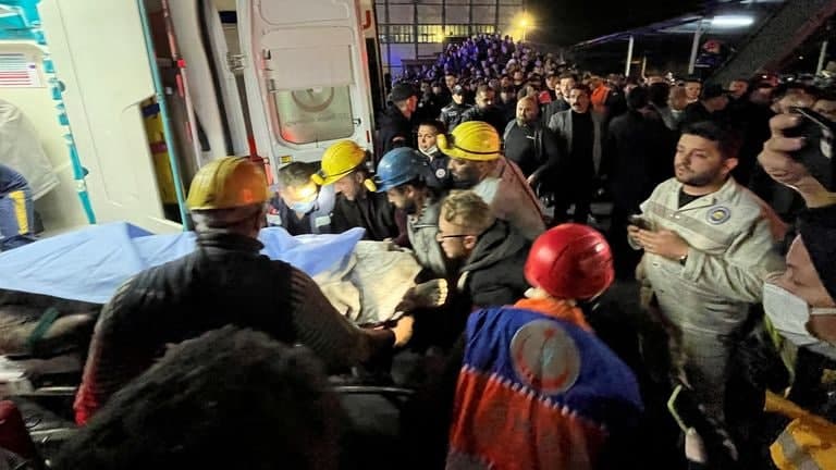 Turkiyada kondagi avariyadan keyin tirik qolganlar qidirilmoqda