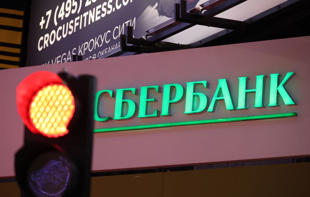 Sberbank xorijga valuta jo‘natmalarini to‘xtatdi