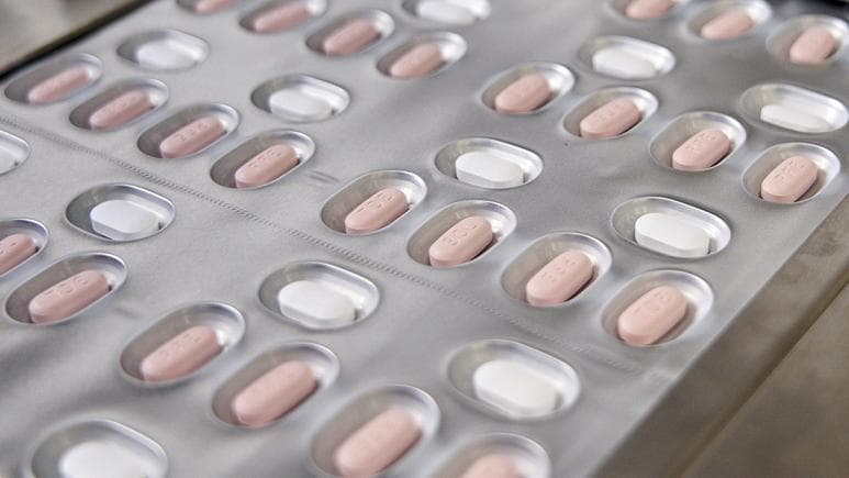 JSST koronavirusga qarshi Pfizer tabletkalarini tavsiya qildi
