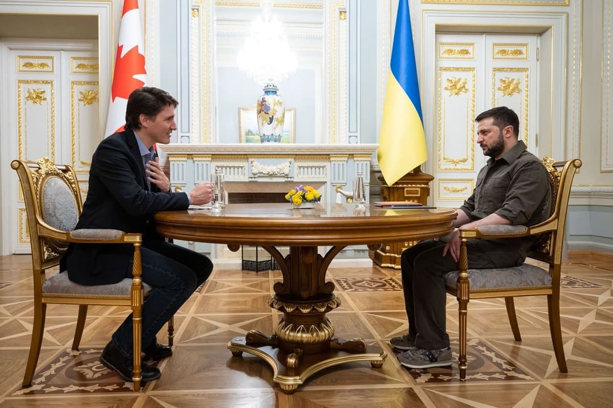 Канада бош вазири кутилмаганда Украинага борди