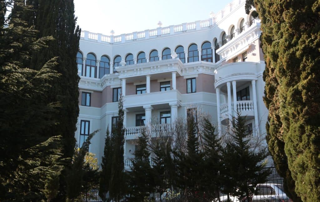 Qrimda Zelenskiyning rafiqasiga tegishli kvartira sotib yuboriladi