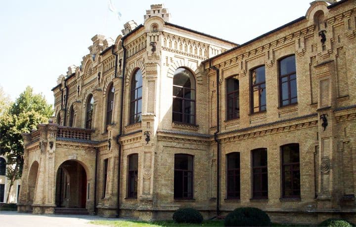 Mukofot olgan artistlar portalini yaratish uchun budjetdan salkam yarim milliard so‘m sarflanadi